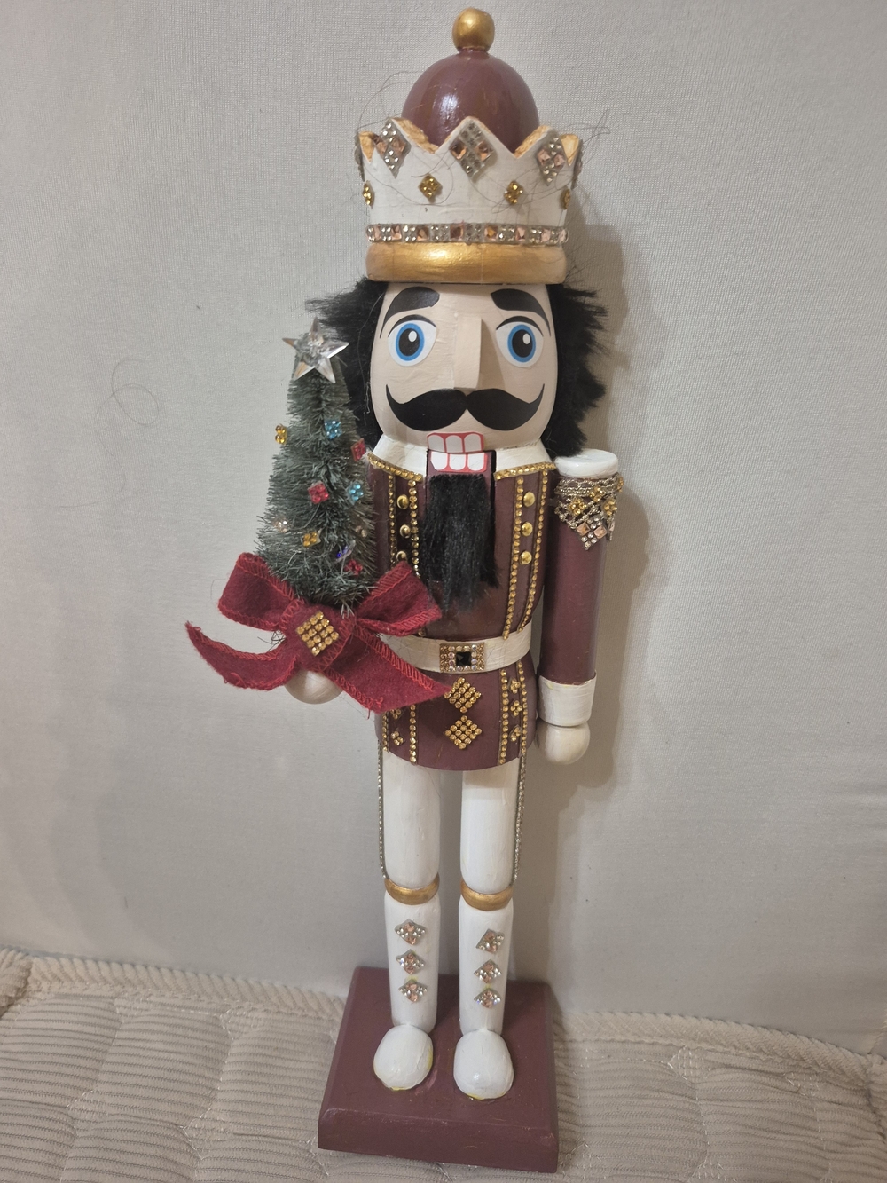 Festive Nutcracker Soldier Holiday Décor - Burgundy and Gold